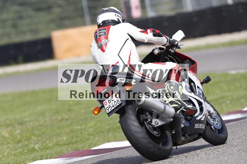 /Archiv-2025/53 16.09.2025 Track Day Domi Aegerter ADR/Gruppe gelb/109